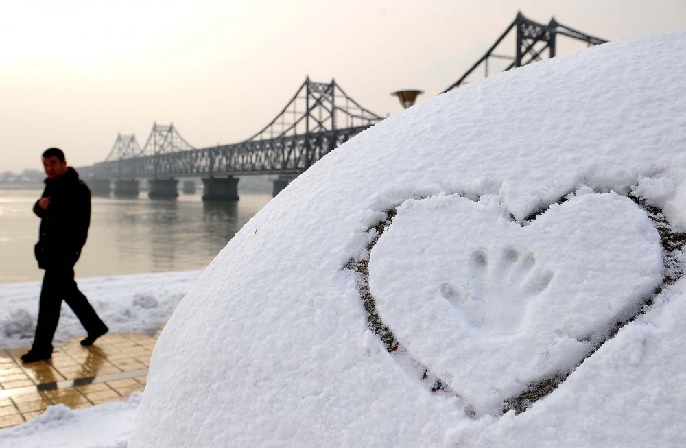 Happy Valentine's Day: hearts everywhere
