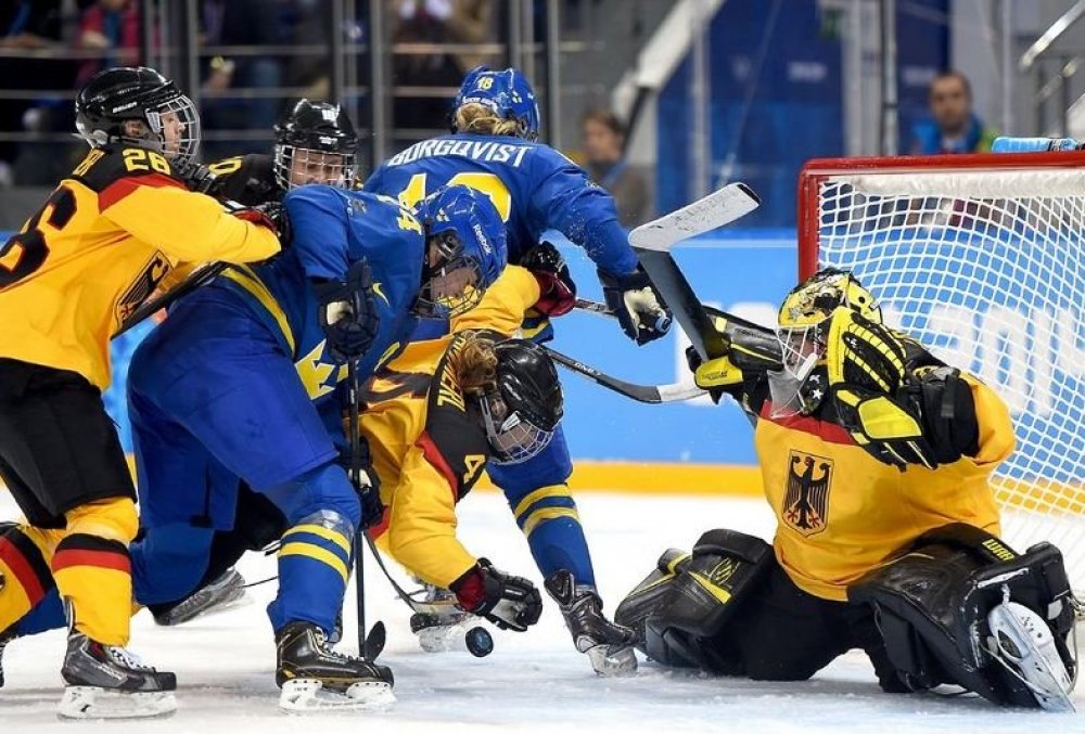 Faces and emotions of the Winter Olympics & 2014 in Sochi (fourth day)