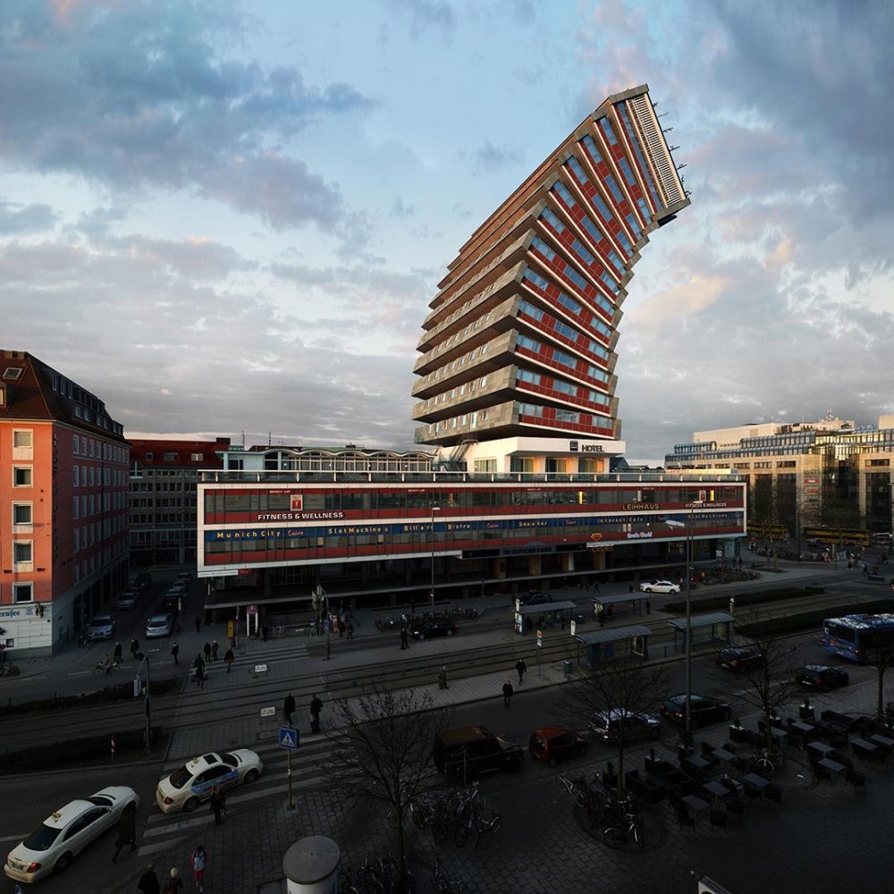 Victor Enrich and its Variable Architecture