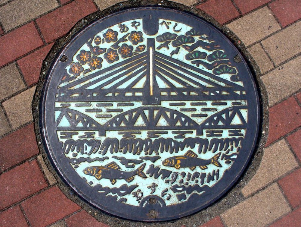  The art of decorating sewer hatches