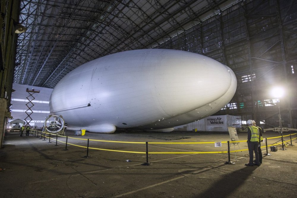 The largest air vehicle