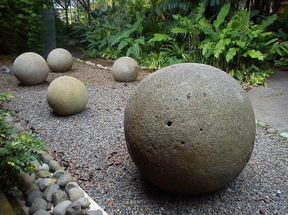 Загадочные каменные шары в Коста-Рике