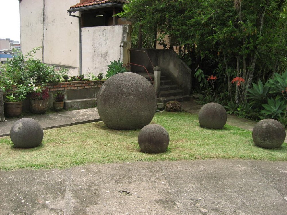 Mysterious stone balls in Costa Rica