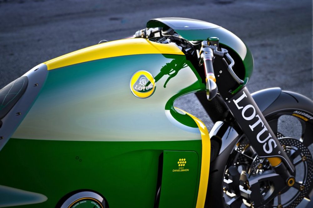 Перший мотоцикл Lotus