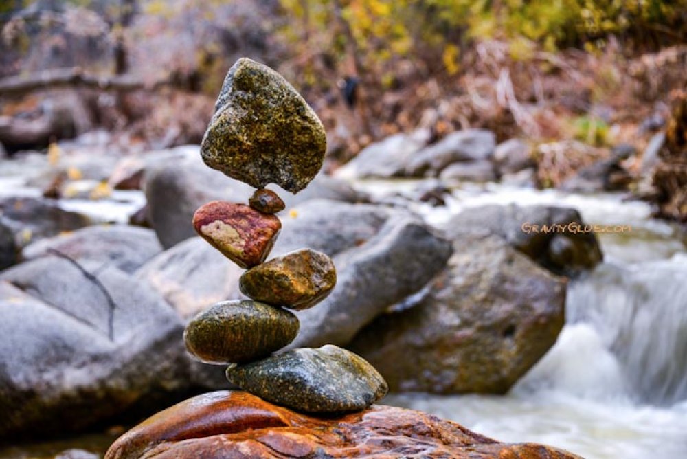 Antigravity balancing stones