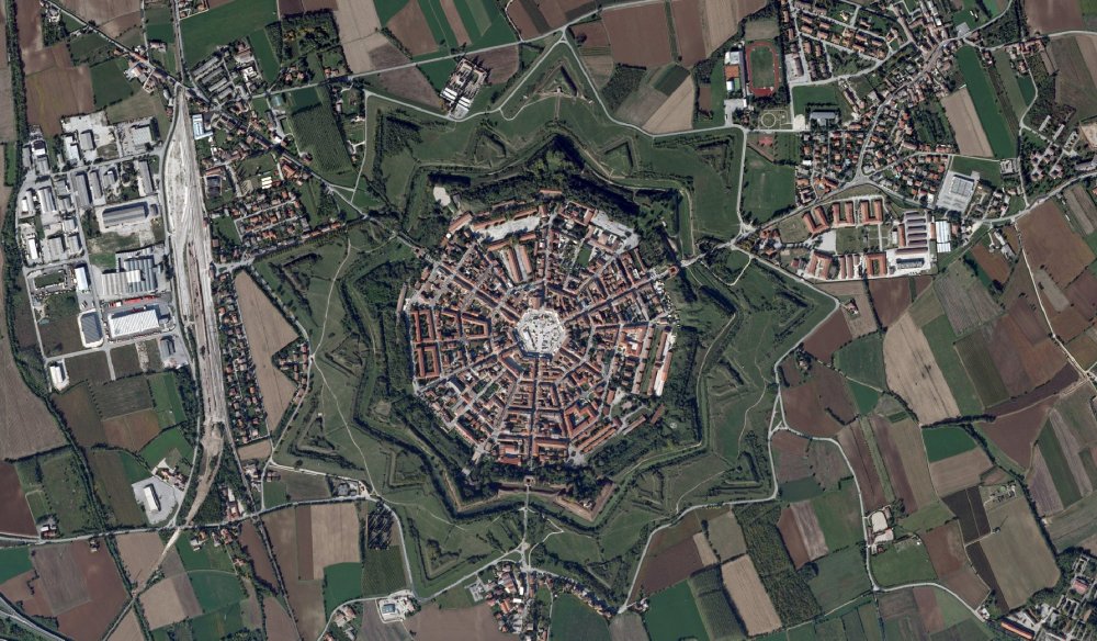 Palmanova & symmetrical city-fortress in Italy