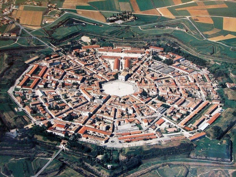 Palmanova & symmetrical city-fortress in Italy