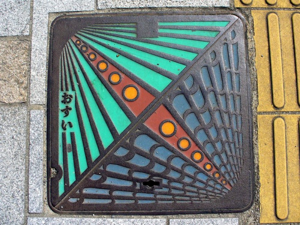 The art of decorating sewer hatches