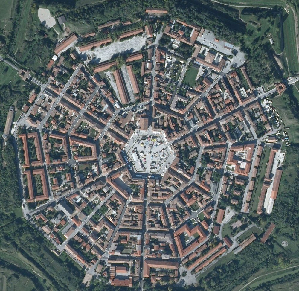 Palmanova & symmetrical city-fortress in Italy