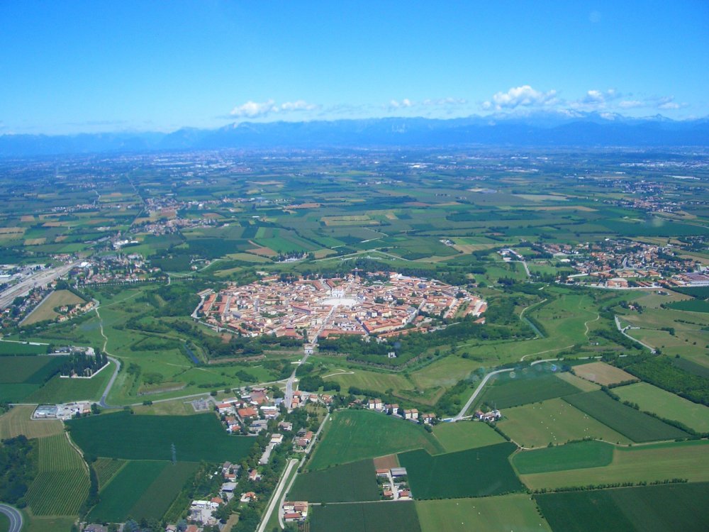 Palmanova & symmetrical city-fortress in Italy