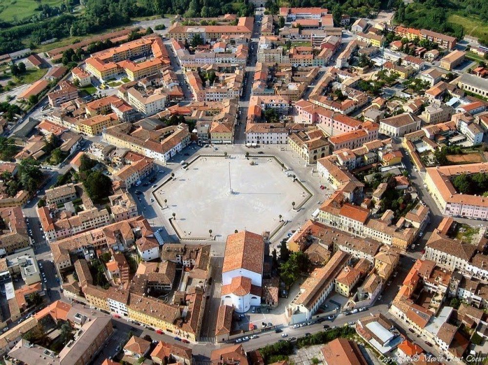 Palmanova & symmetrical city-fortress in Italy