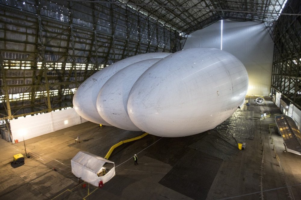 The largest air vehicle