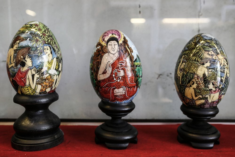 Розмальовані яйця по-балійськи