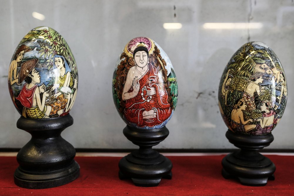 Painted eggs in Balinese