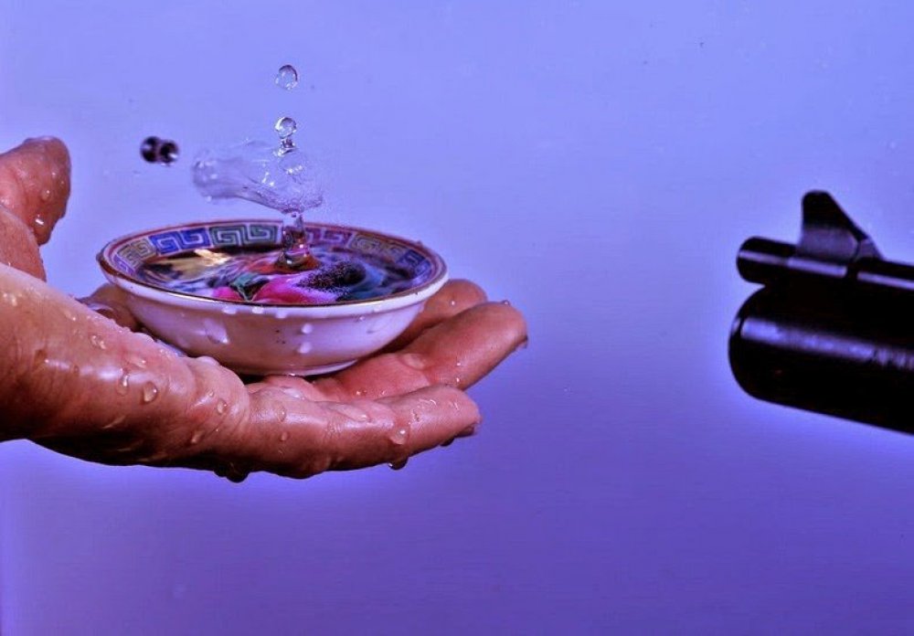 High-speed photos of a flying bullet