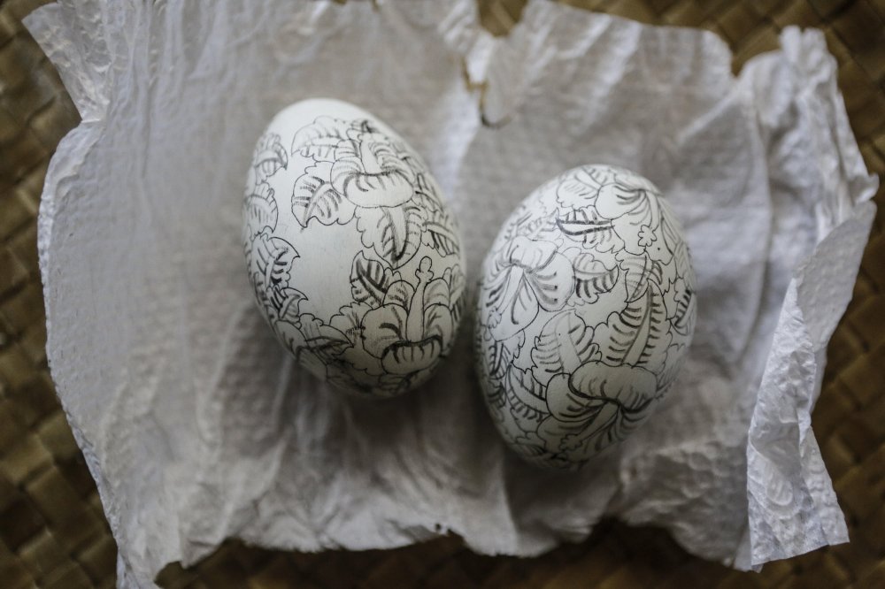 Painted eggs in Balinese