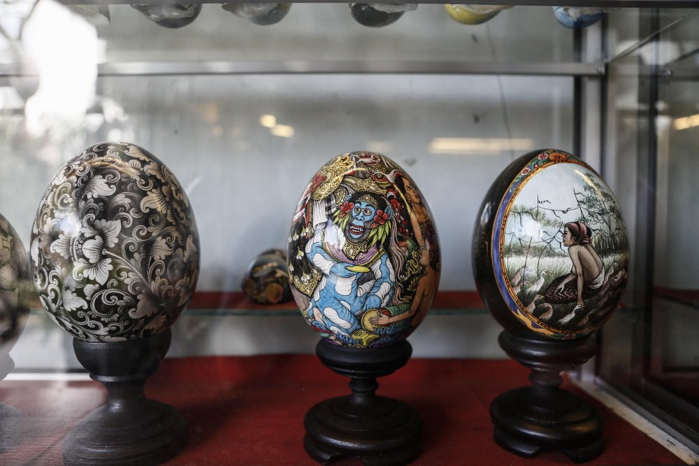 Painted eggs in Balinese