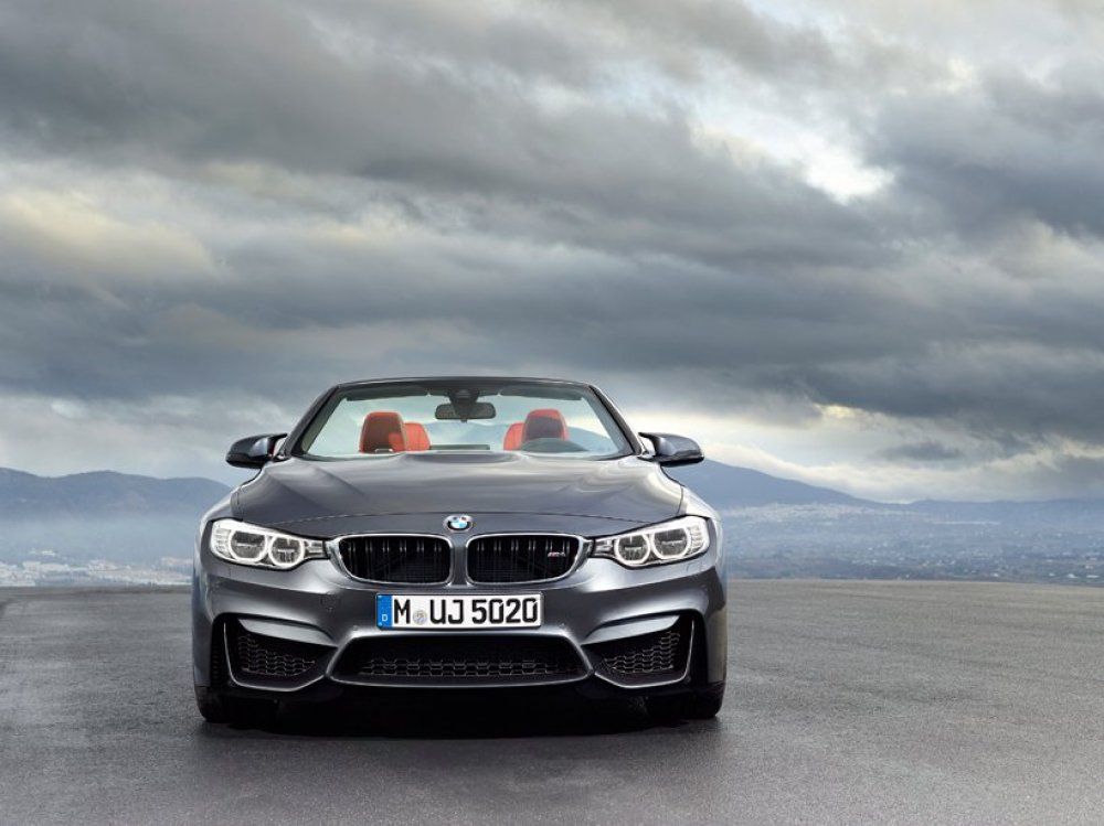 BMW introduced the new convertible M4 2015