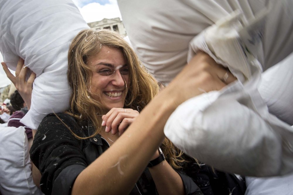 Международный день борьбы на подушках 2014