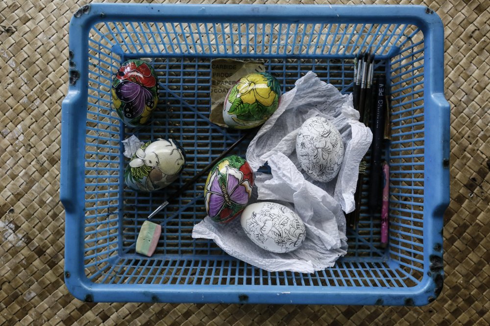 Painted eggs in Balinese