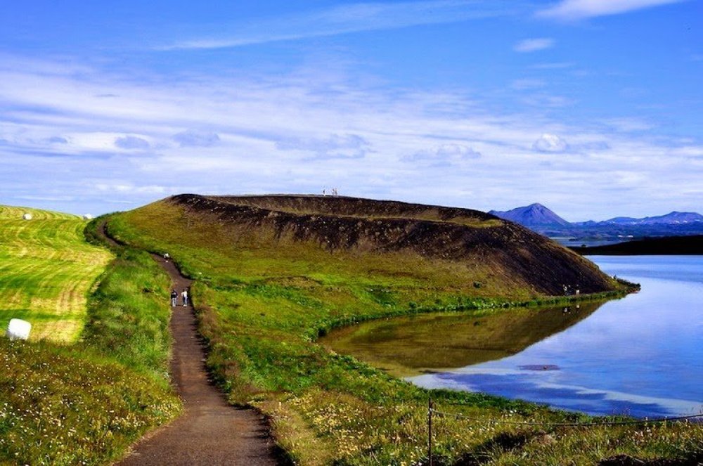 Pseudo-craters of Iceland