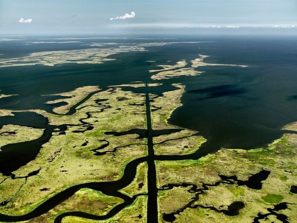 Едвард Бертинских (Edward Burtynsky) і його & laquo; Вода & raquo;