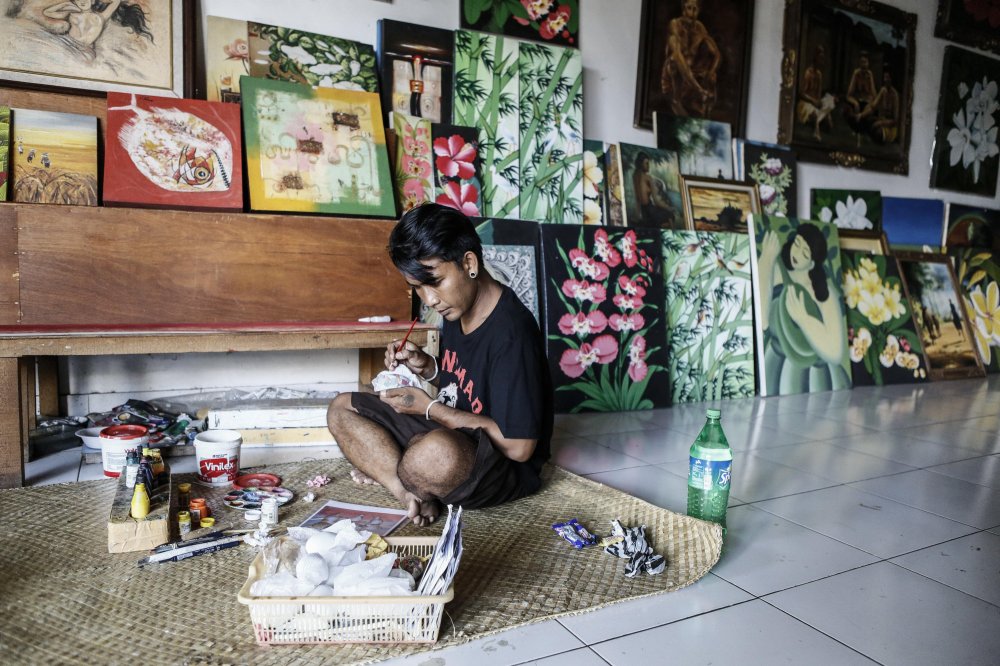 Painted eggs in Balinese