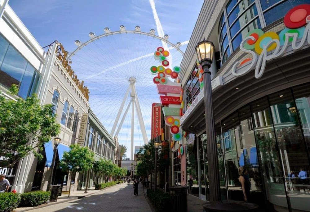 The World's Largest Ferris Wheel in Las Vegas