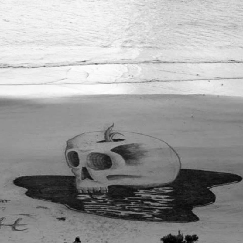 3D drawings on the sand by Jamie Harkins