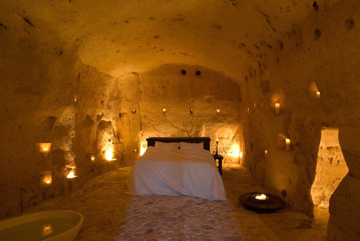 Отель в заброшенных пещерах Италии
