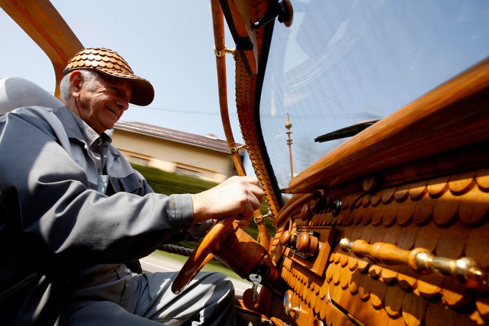 Дерев'яний Volkswagen Beetle