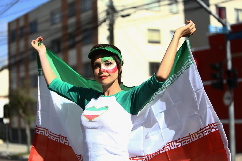 Football World Cup 2014: Beauty-cheerleader