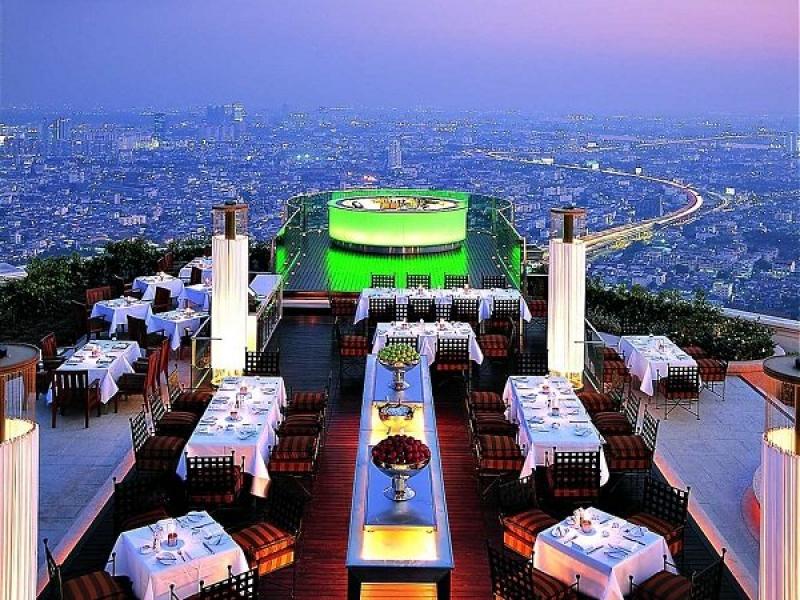 15 most interesting bars on the roof in the world
