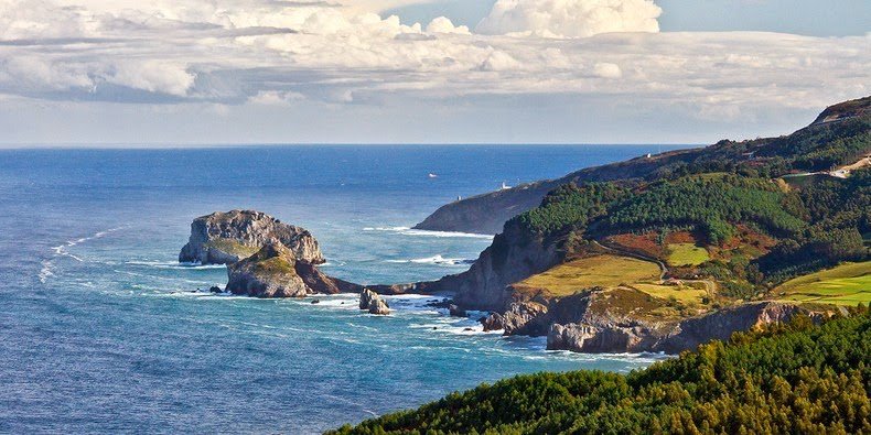 Charming Island of Gastelugache