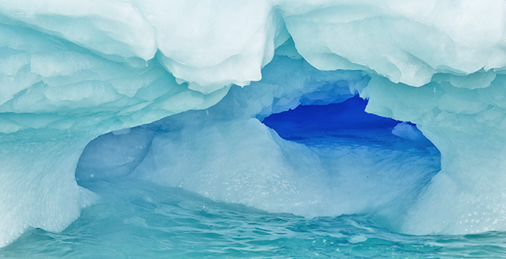 The magical beauty of the Antarctica icebergs