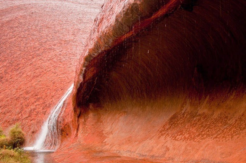 Waterfalls Uluru