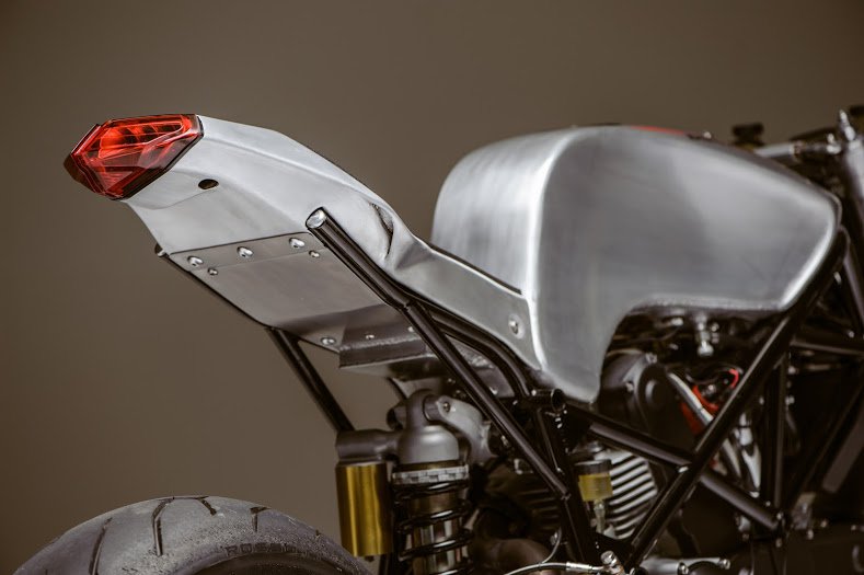 Кастом-стритфайтер Ducati 900SS