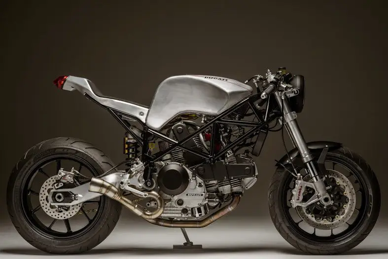 Кастом-стритфайтер Ducati 900SS