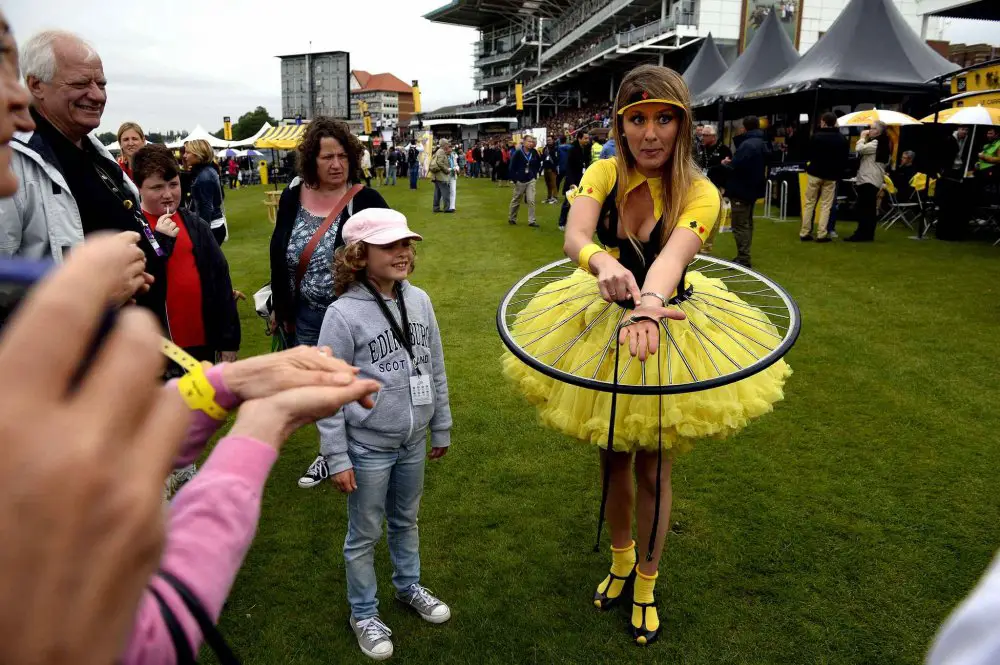Самые яркие фотографии веломногодневки Tour de France 2014