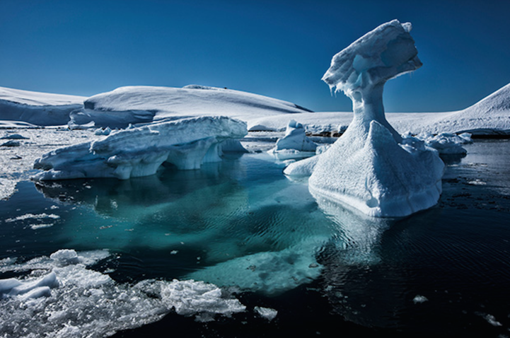 The magical beauty of the Antarctica icebergs