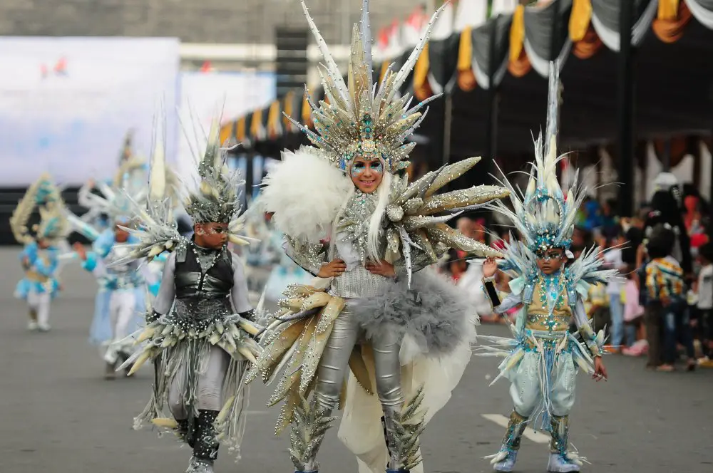 Карнавал моды Jember Fashion Carnaval в Индонезии