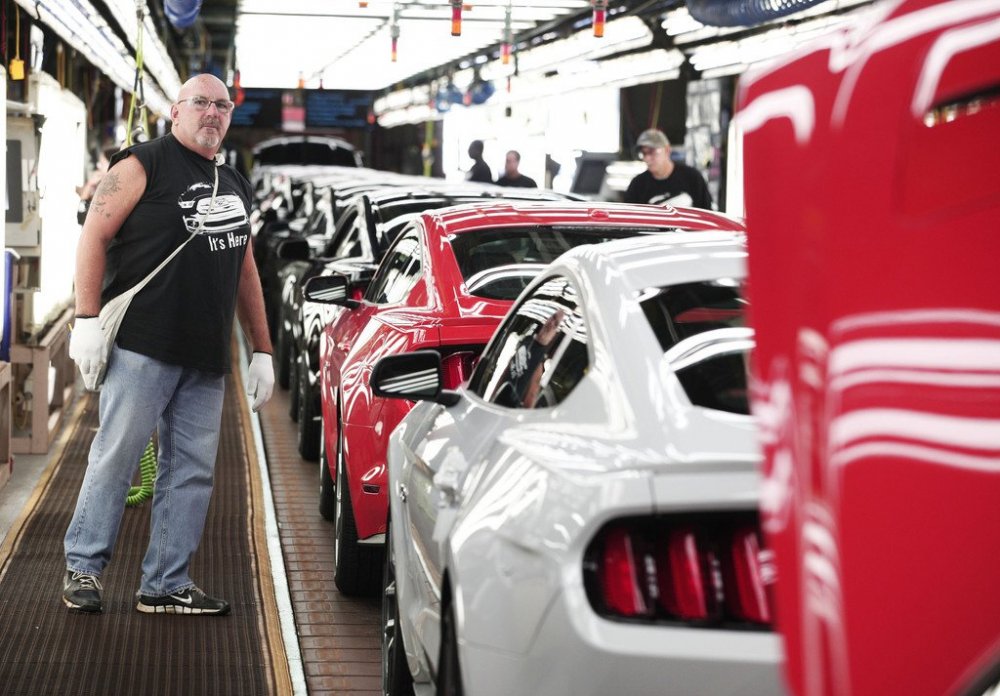 Announced serial production of the Ford Mustang 2015