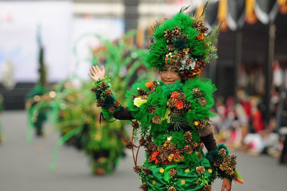 Карнавал моды Jember Fashion Carnaval в Индонезии