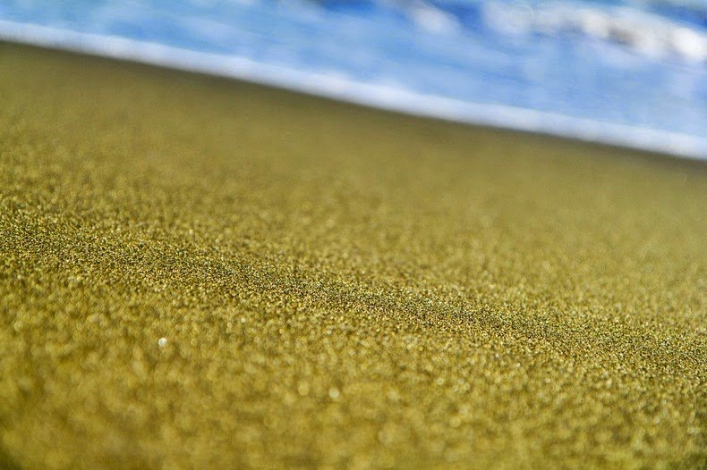 Пляж Папаколеа - самый зеленый пляж в мире