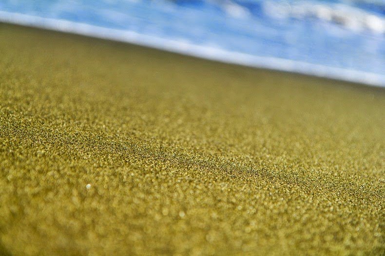 Papakolea Beach - the Greenest Beach in the World