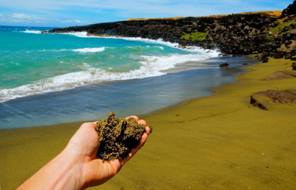 Papakolea Beach - the Greenest Beach in the World