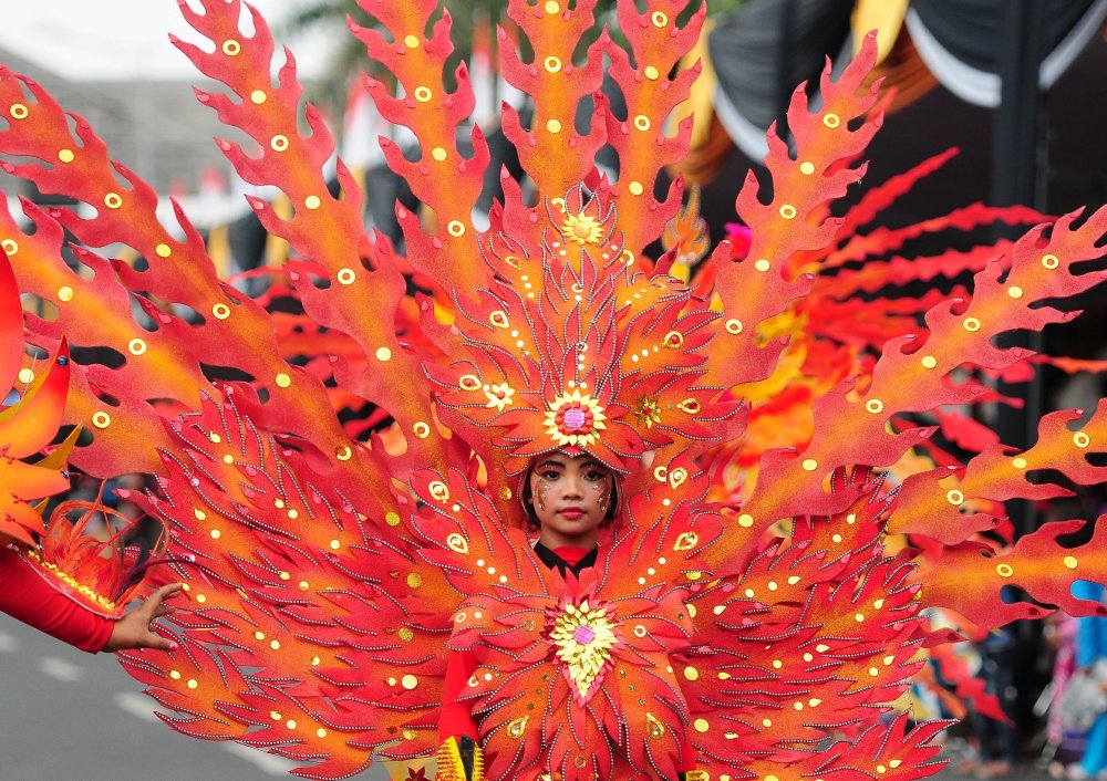 Карнавал моды Jember Fashion Carnaval в Индонезии