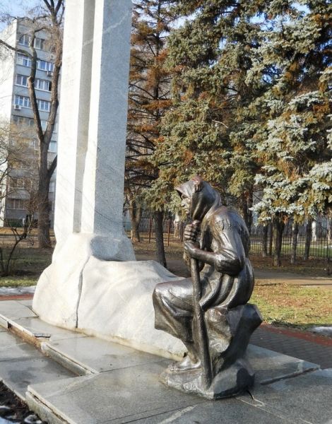  Monument to those who died in concentration camps, Zaporozhye 