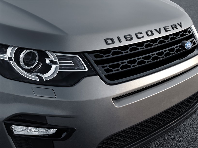 The new SUV Land Rover Discovery Sport