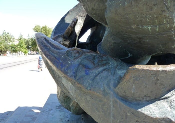 Monument to fishermen, Berdyansk